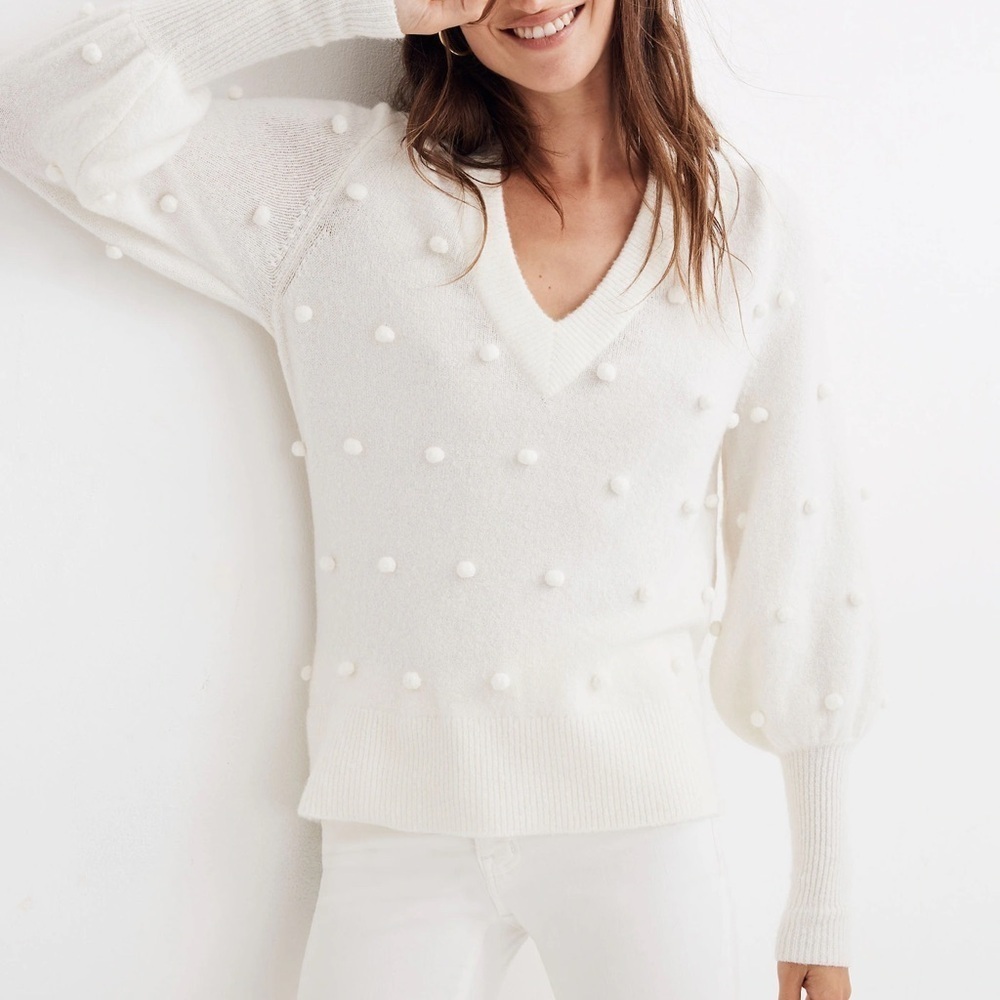 MADEWELL Bobble Dashwood V-Neck Sweater in Coziest Yarn - XS - Vanilla Girl Core
